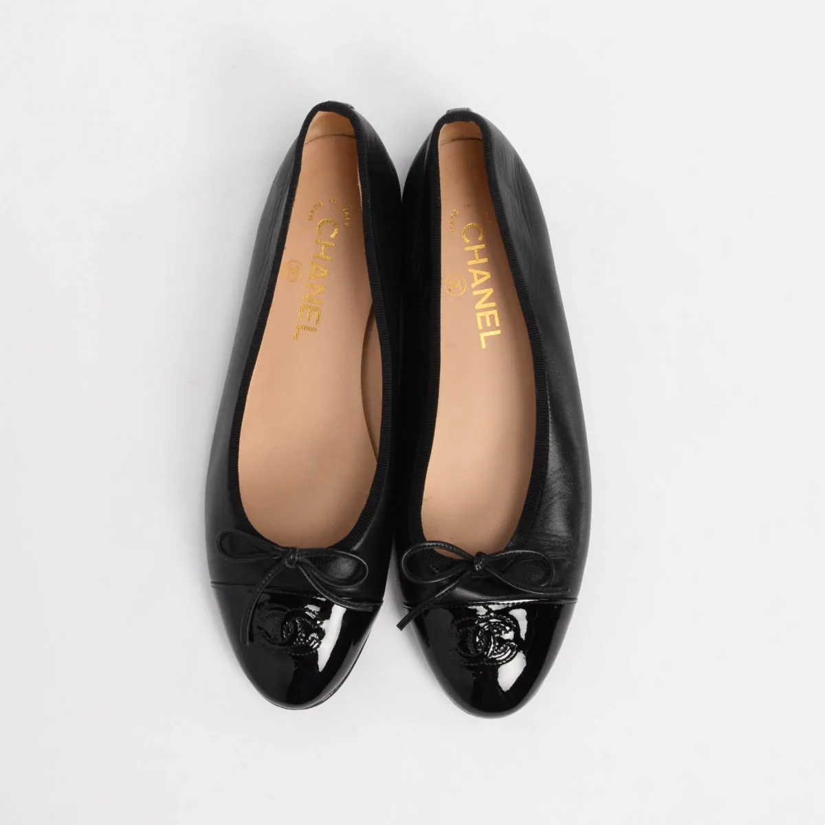 Chanel Black Lambskin & Patent CC Cap Toe Flats 38.5