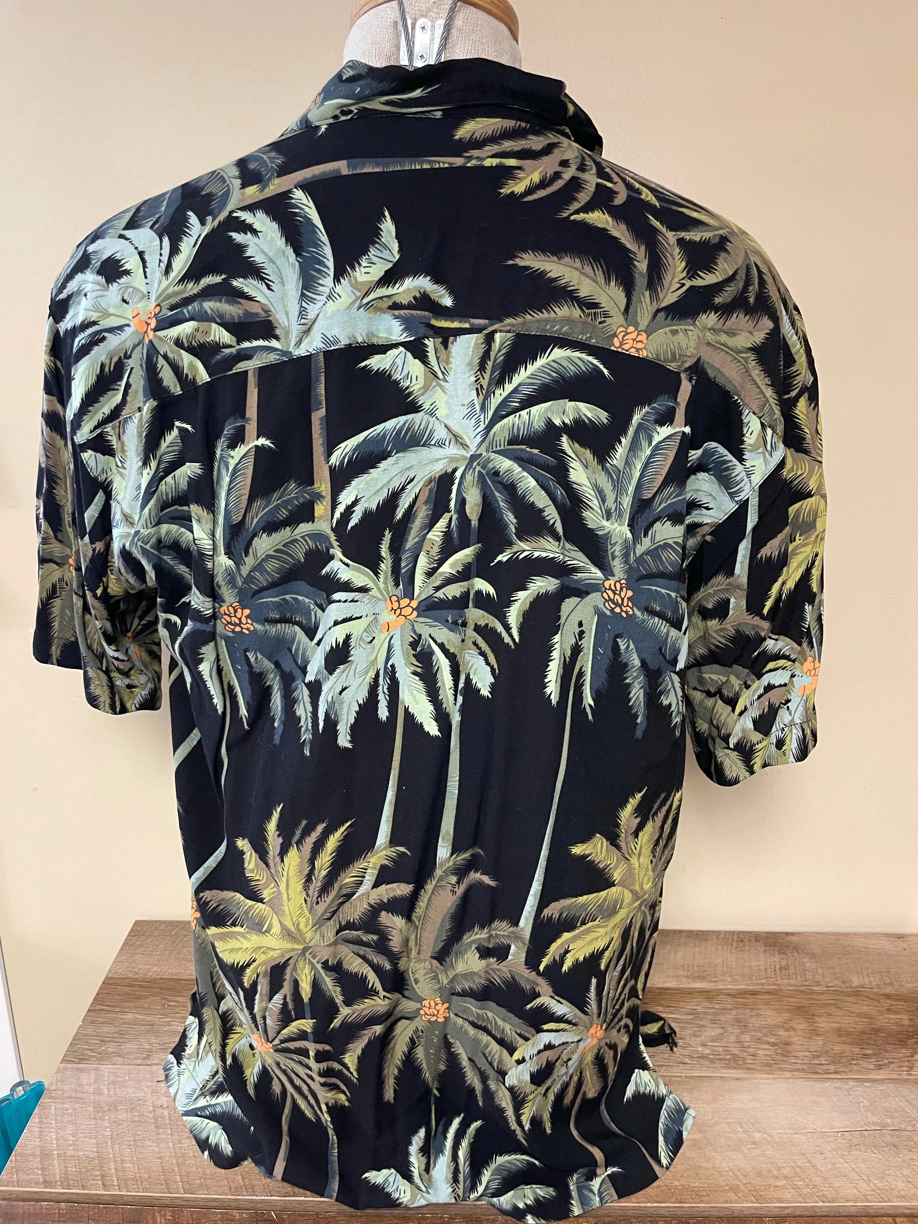 <€€*v Mens CARIBBEAN BLUES Silk Camp Shirt Medium Rayon Palm Trees Button Up