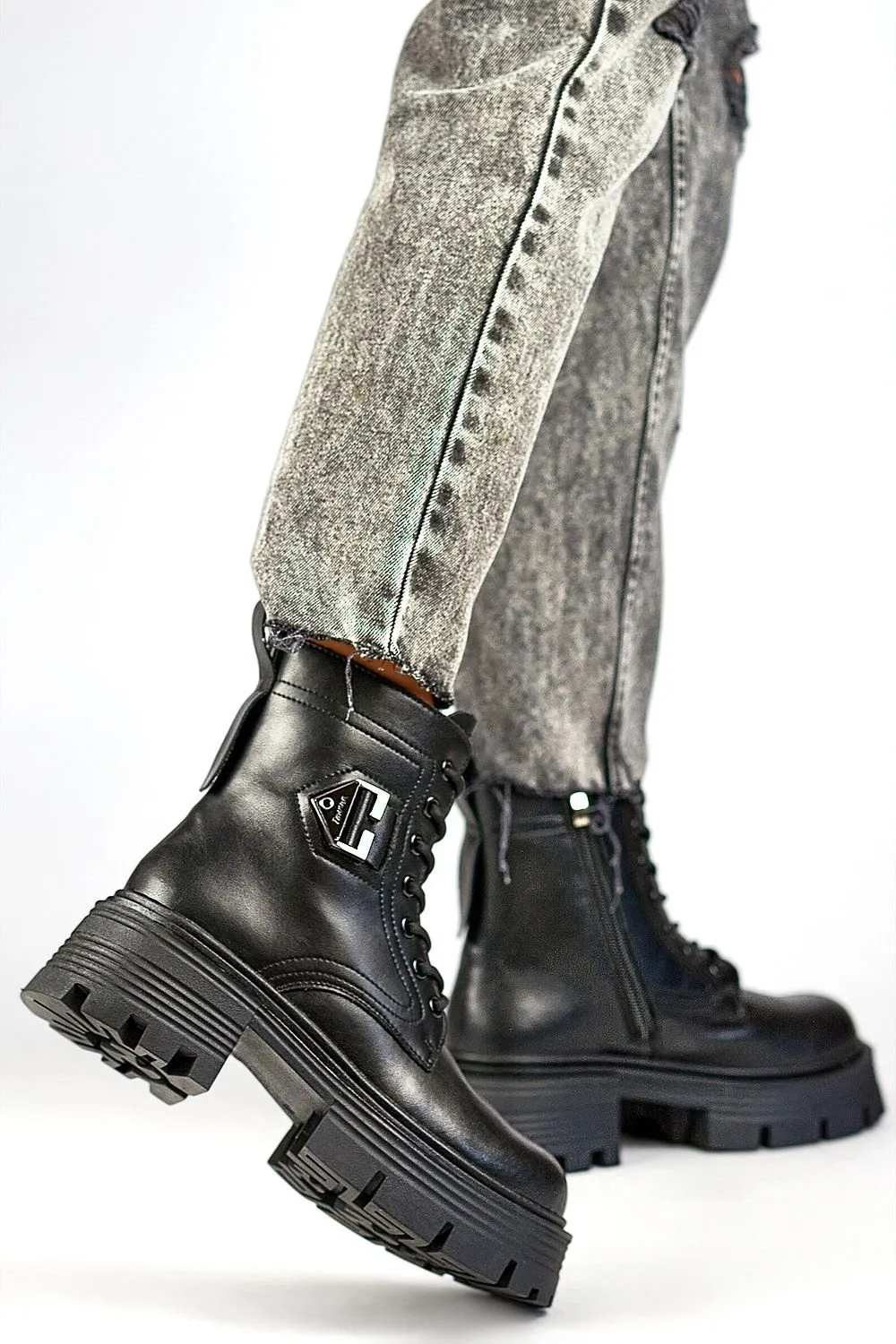 TEEK - Lace Up Ankle Accent Boots